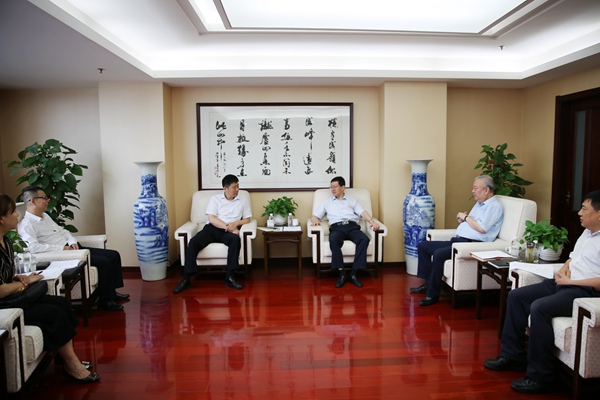 董事长_小.jpg